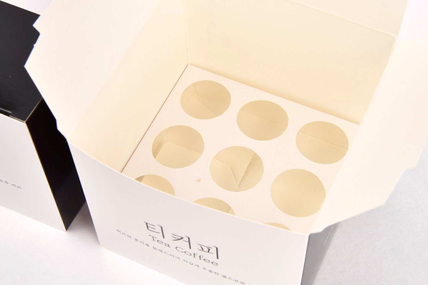 티커피 콜드브루 제품 패키지 제작하여 3