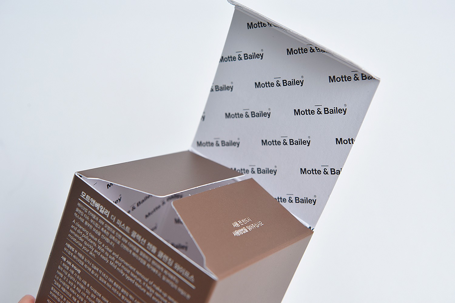 모트앤베일리 클렌징 화장품 패키지 제작하여 3