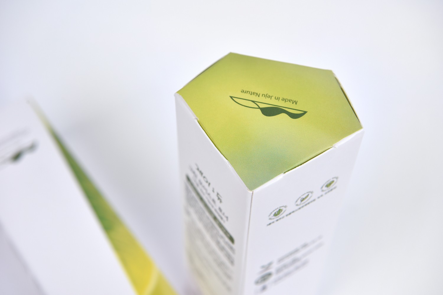 제이듀 화장품 코스메틱 에멀젼 1번째