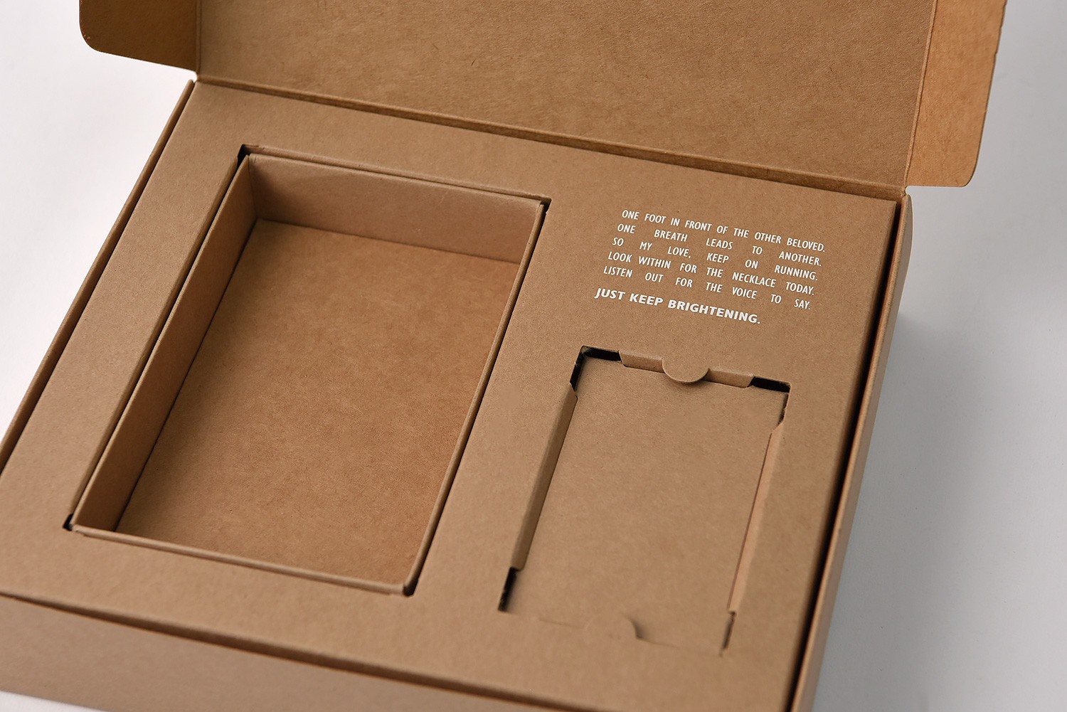 오프앳나우 악세서리 굿즈 패키지 제작하여 2