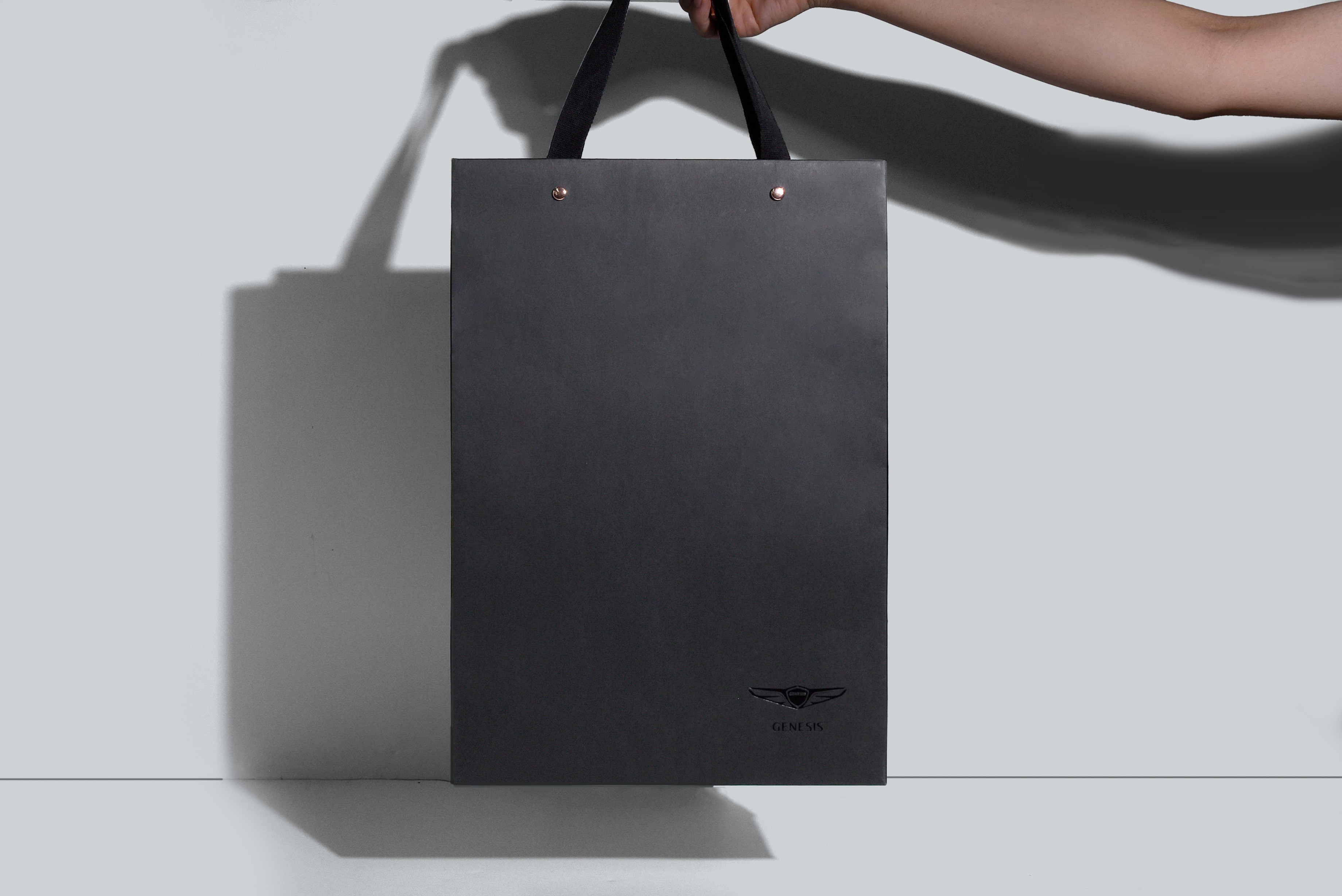 제네시스 자동차브랜드 쇼핑백 패키지 제작하여 1