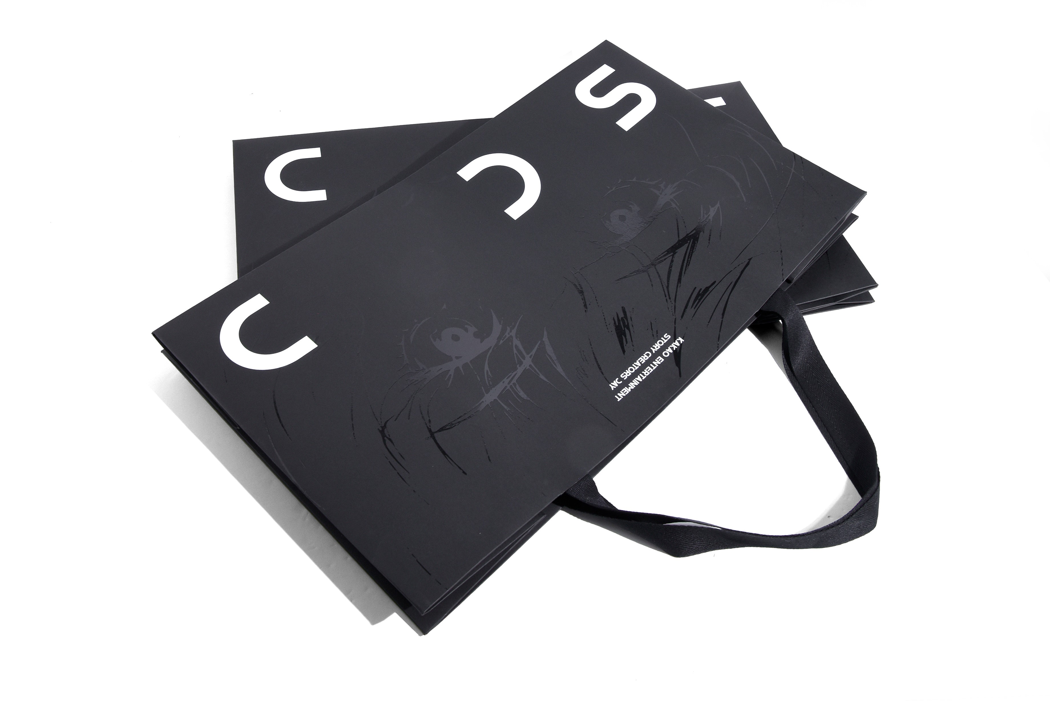 카카오엔터, 웹툰 작가 대상 '스토리 크리에이터스 데이' 행사 쇼핑백 패키지 제작하여 3