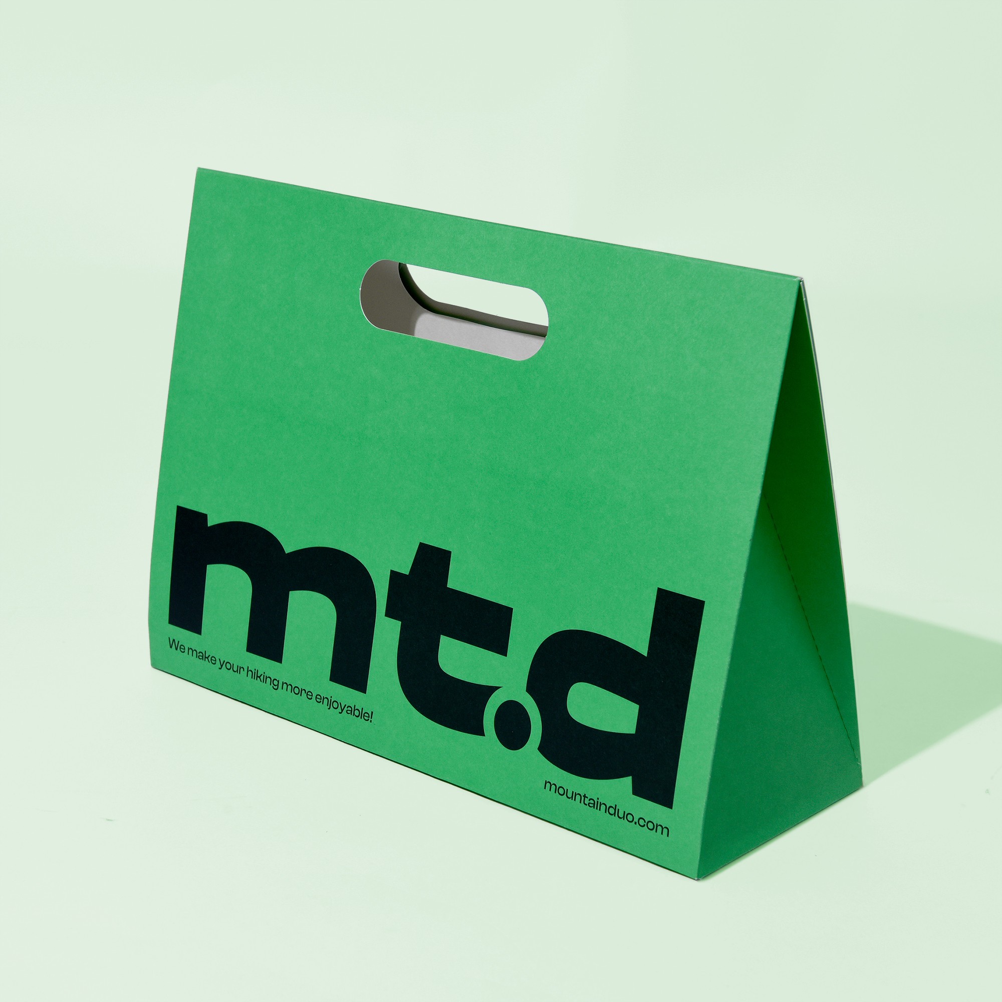 하이킹 아웃도어 브랜드 손잡이 봉투형 1번째