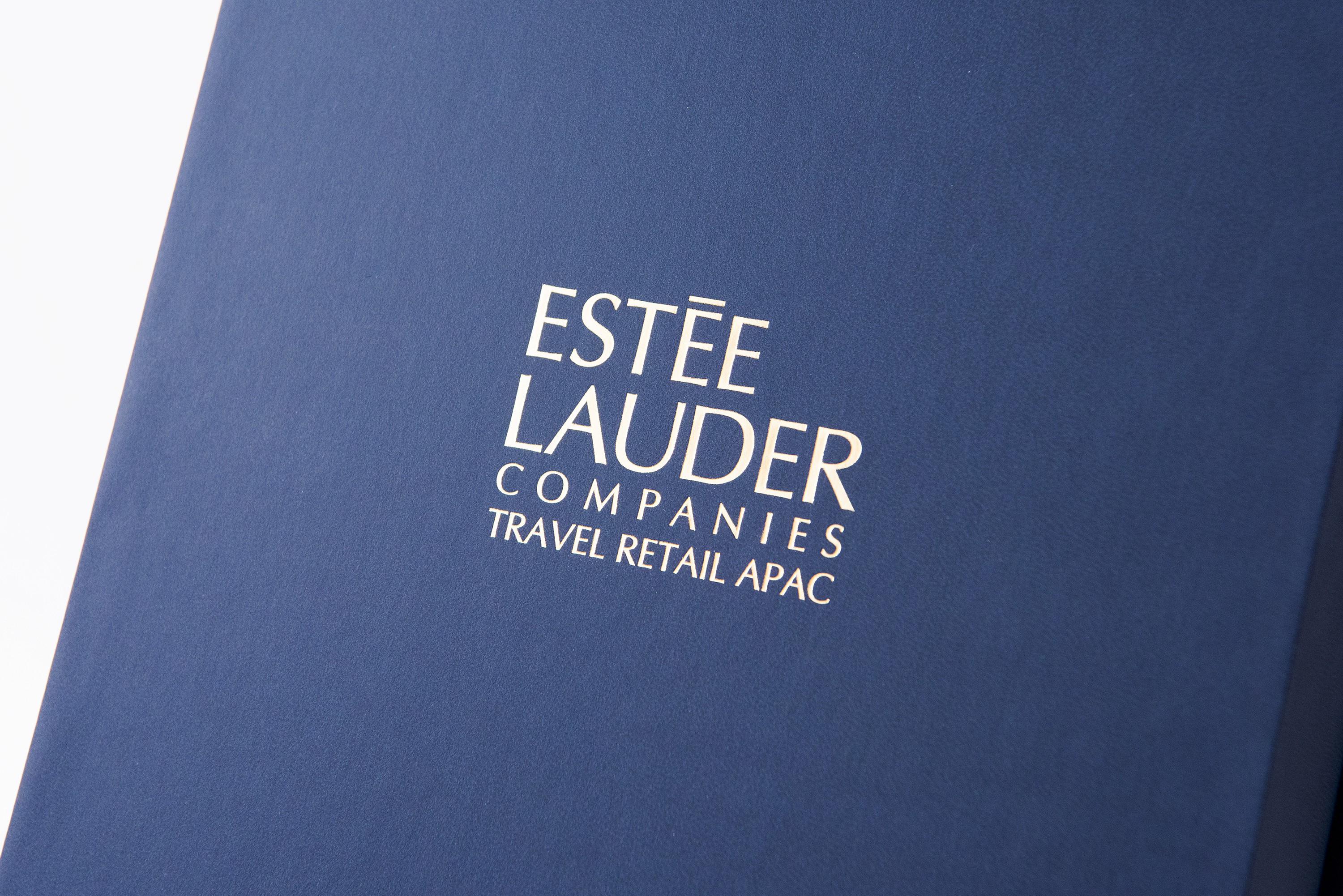 화장품브랜드 에스티로더 프레스킷 카메라 패키지 제작하여 2