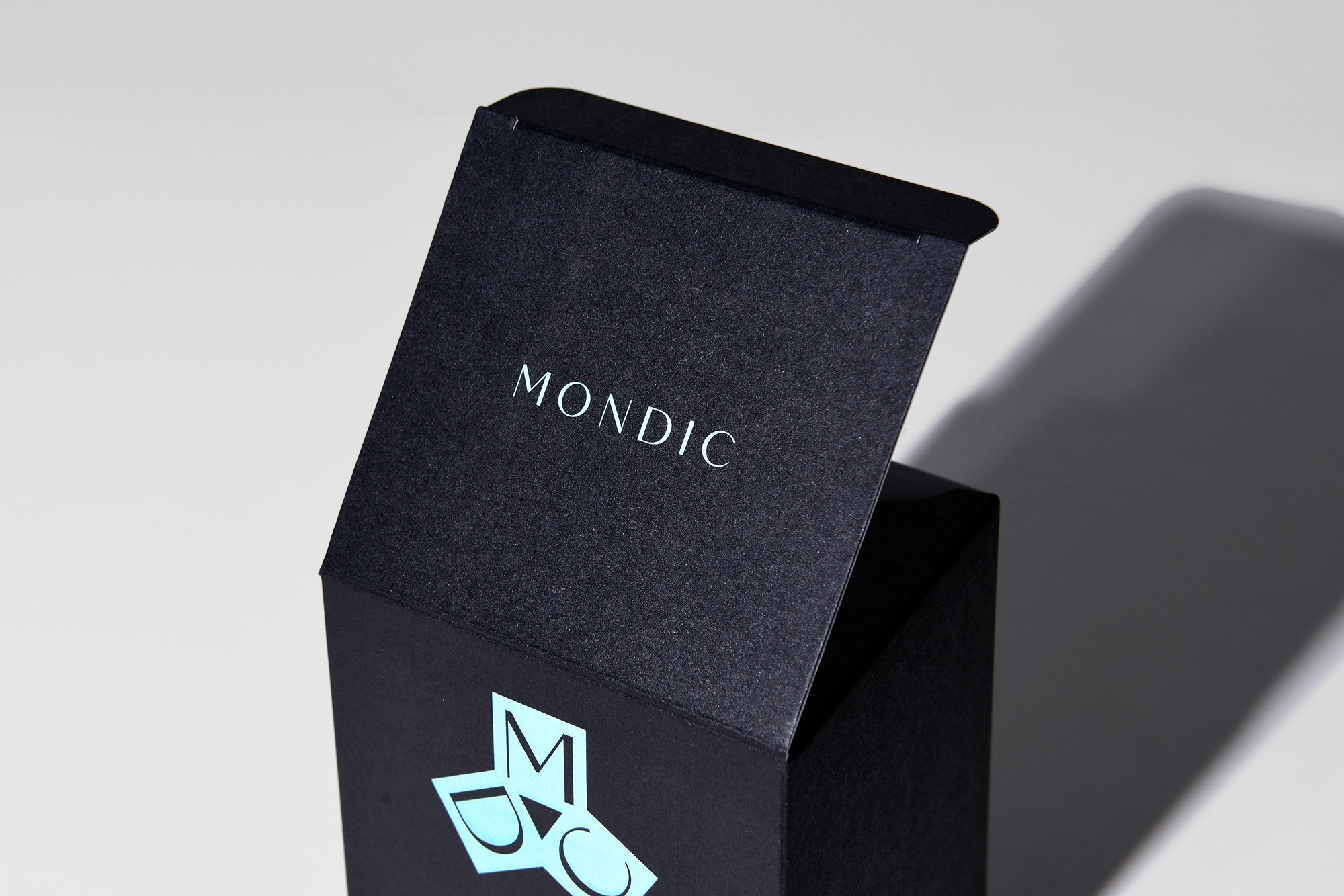 몬딕 차량용디퓨저 방향제 공기청정용품 패키지 3번째