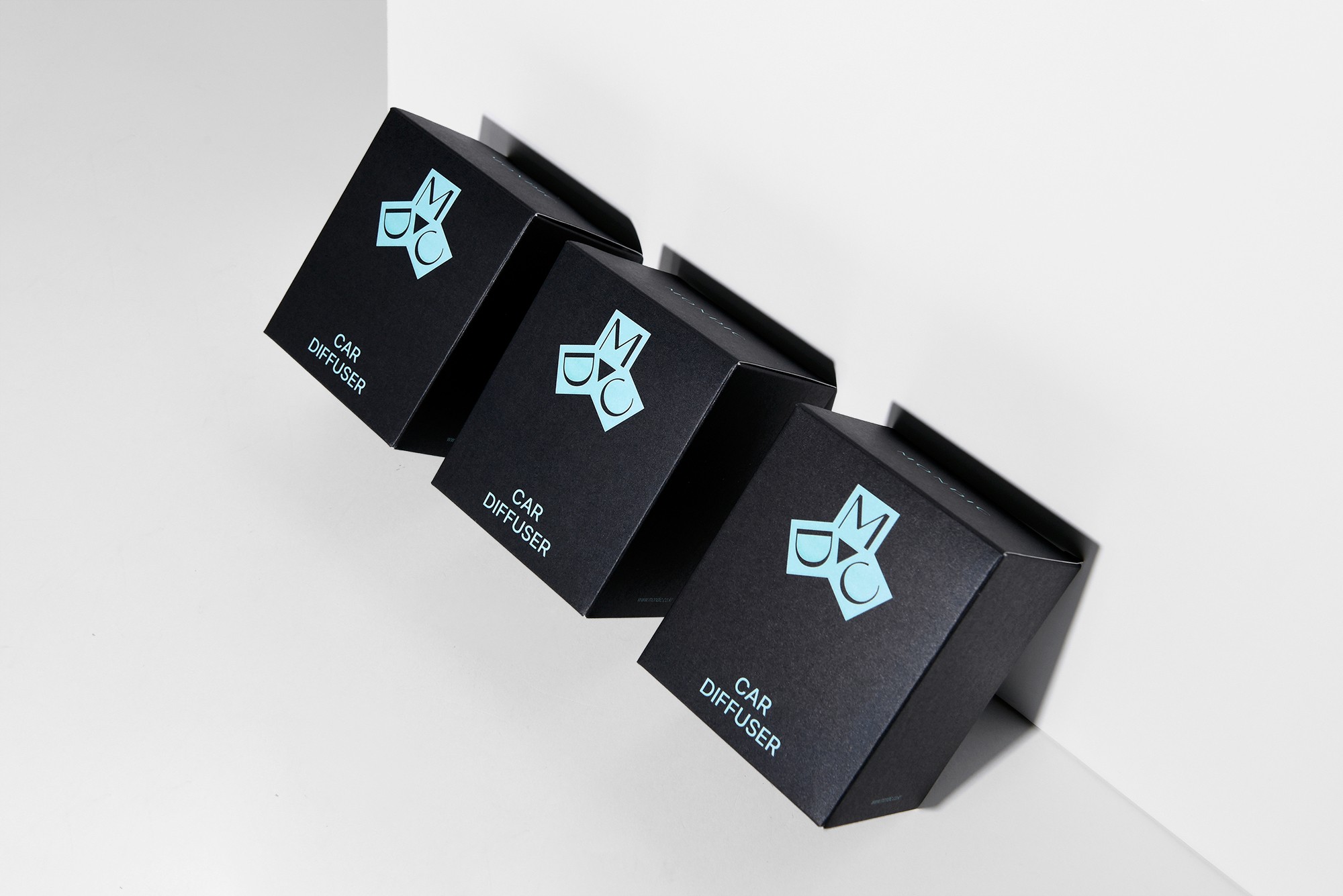 몬딕 차량용디퓨저 방향제 패키지 제작하여 2